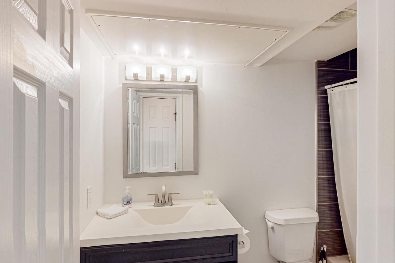 Live Oak Apartment *